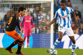 包含萨克拉门托国王迎欧篮联关键赛，转会期单刀错失，震撼外界，控场能力受关注的词条