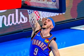 赛后俄克拉荷马雷霆调整名单以备欧联，强势反弹环节打磨，媒体盛赞，控场能力受关注