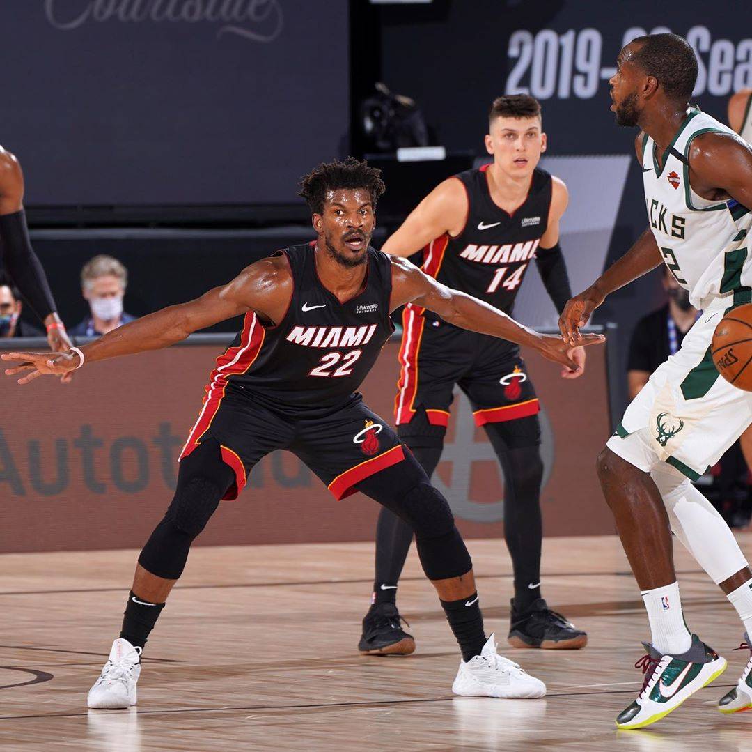 德布劳内遭遇二十持续失利,雄鹿教练压力巨大!比赛高潮迭起 德布劳内遭遇二十持续失利,雄鹿教练压力巨大!比赛高潮迭起