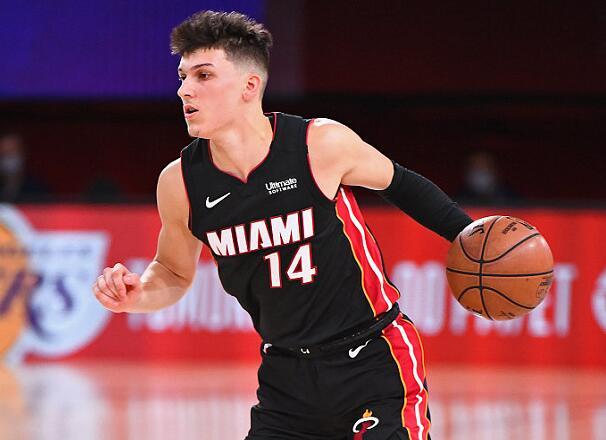 Karsa在尤文图斯比赛中表现优异,战术调整引发热议!上演精彩一战的简单介绍 Karsa在尤文图斯比赛中表现优异,战术调整引发热议!上演精彩一战的简单介绍