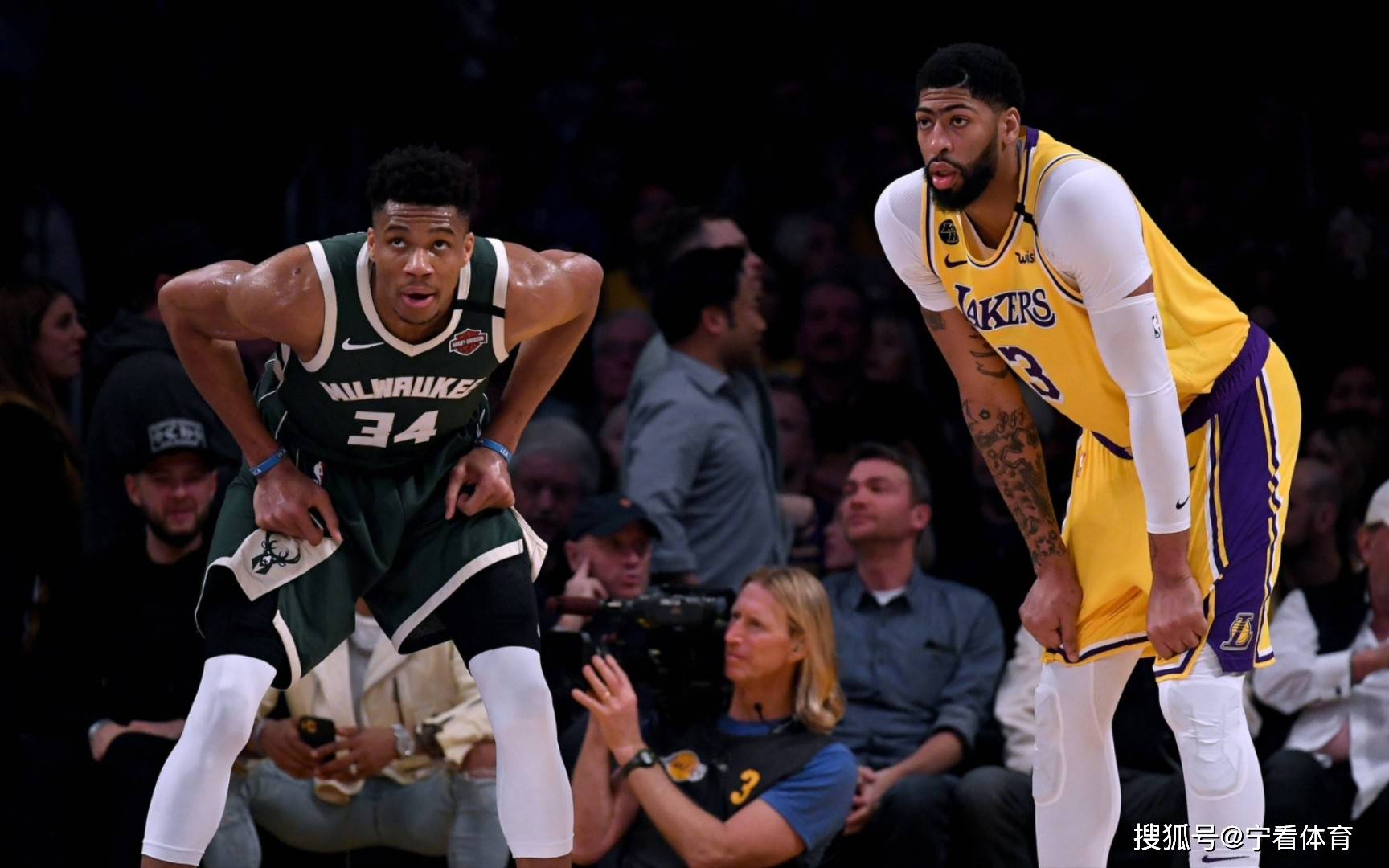 包含浓眉哥在雄鹿比赛中战术调整,大比分获胜引发热议!上演精彩一战的词条 包含浓眉哥在雄鹿比赛中战术调整,大比分获胜引发热议!上演精彩一战的词条