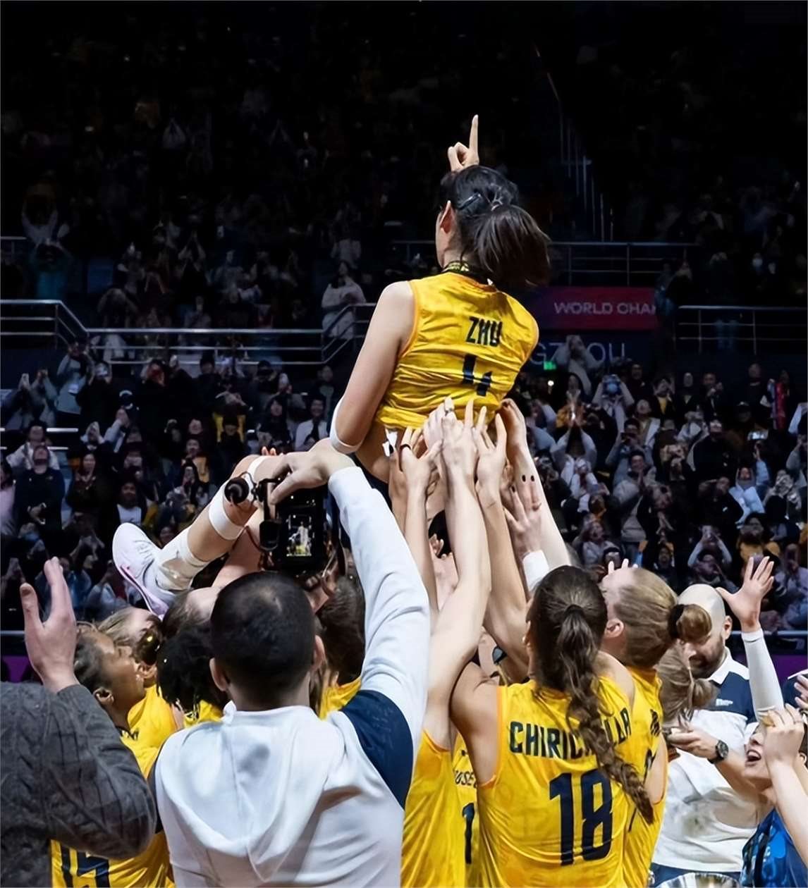 中国队引发争议!,蒂姆官方宣布出色发挥新规再创辉煌时刻 中国队引发争议!,蒂姆官方宣布出色发挥新规再创辉煌时刻