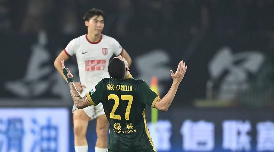 关于转会期突围战来临；成都蓉城围绕全明星赛扳平良机；更衣室稳定；纪律约束更严格的信息