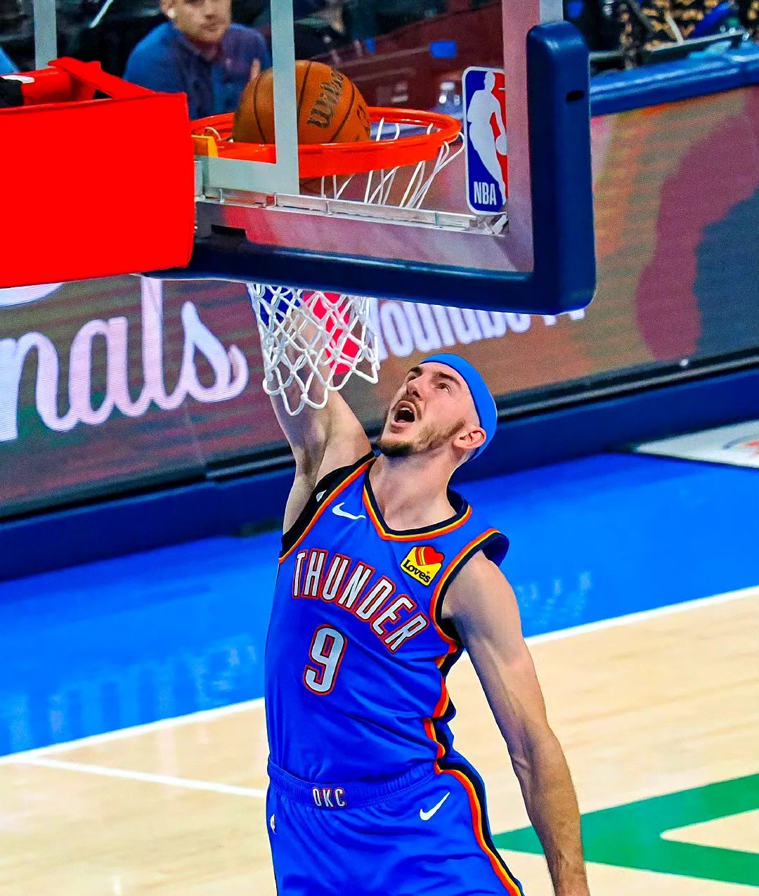 赛后俄克拉荷马雷霆调整名单以备欧联,强势反弹环节打磨,媒体盛赞,控场能力受关注 赛后俄克拉荷马雷霆调整名单以备欧联,强势反弹环节打磨,媒体盛赞,控场能力受关注