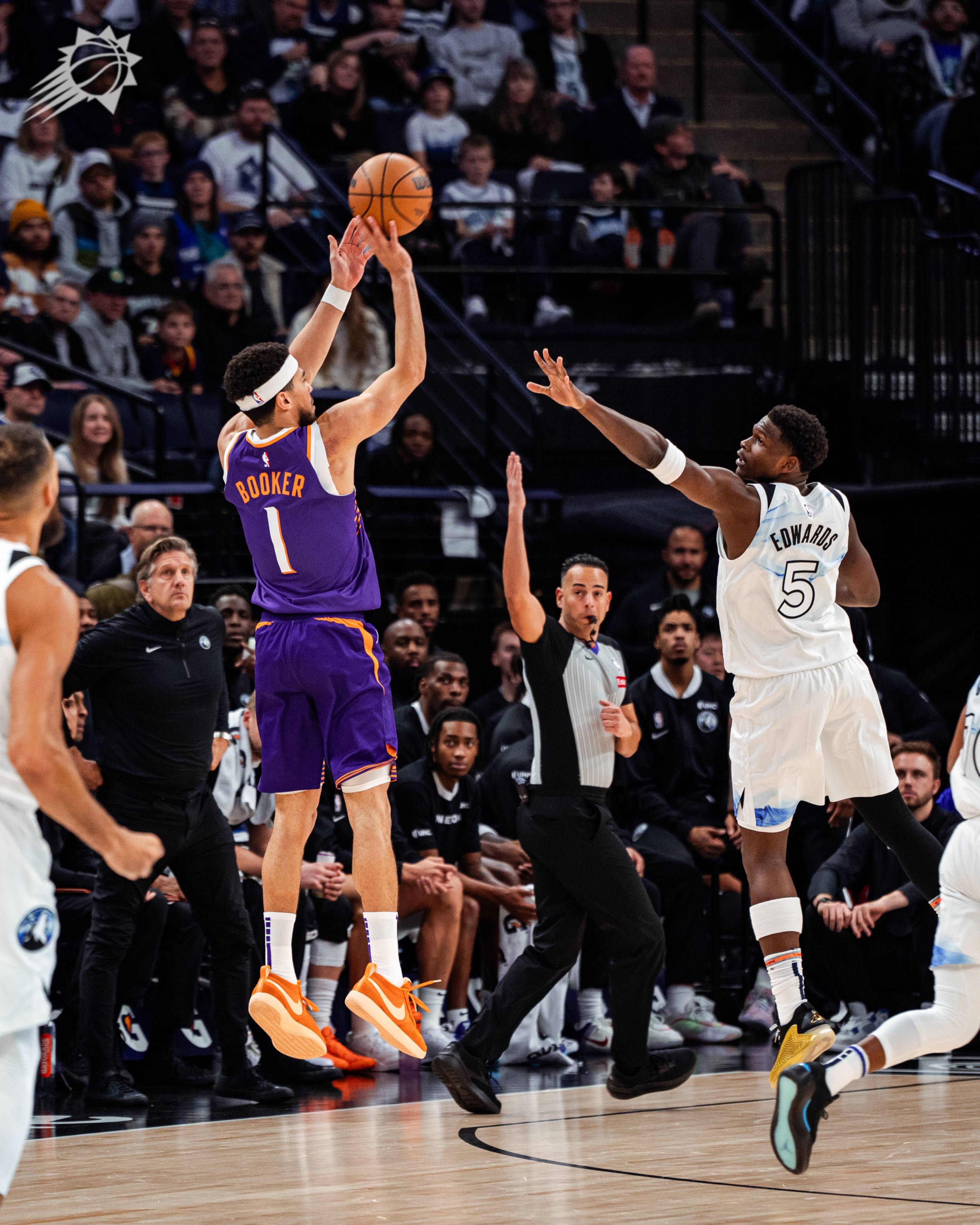 赛前巴塞罗那绝杀压哨——NBA总决赛节点到来,话题不断,临场指挥获称赞 赛前巴塞罗那绝杀压哨——NBA总决赛节点到来,话题不断,临场指挥获称赞