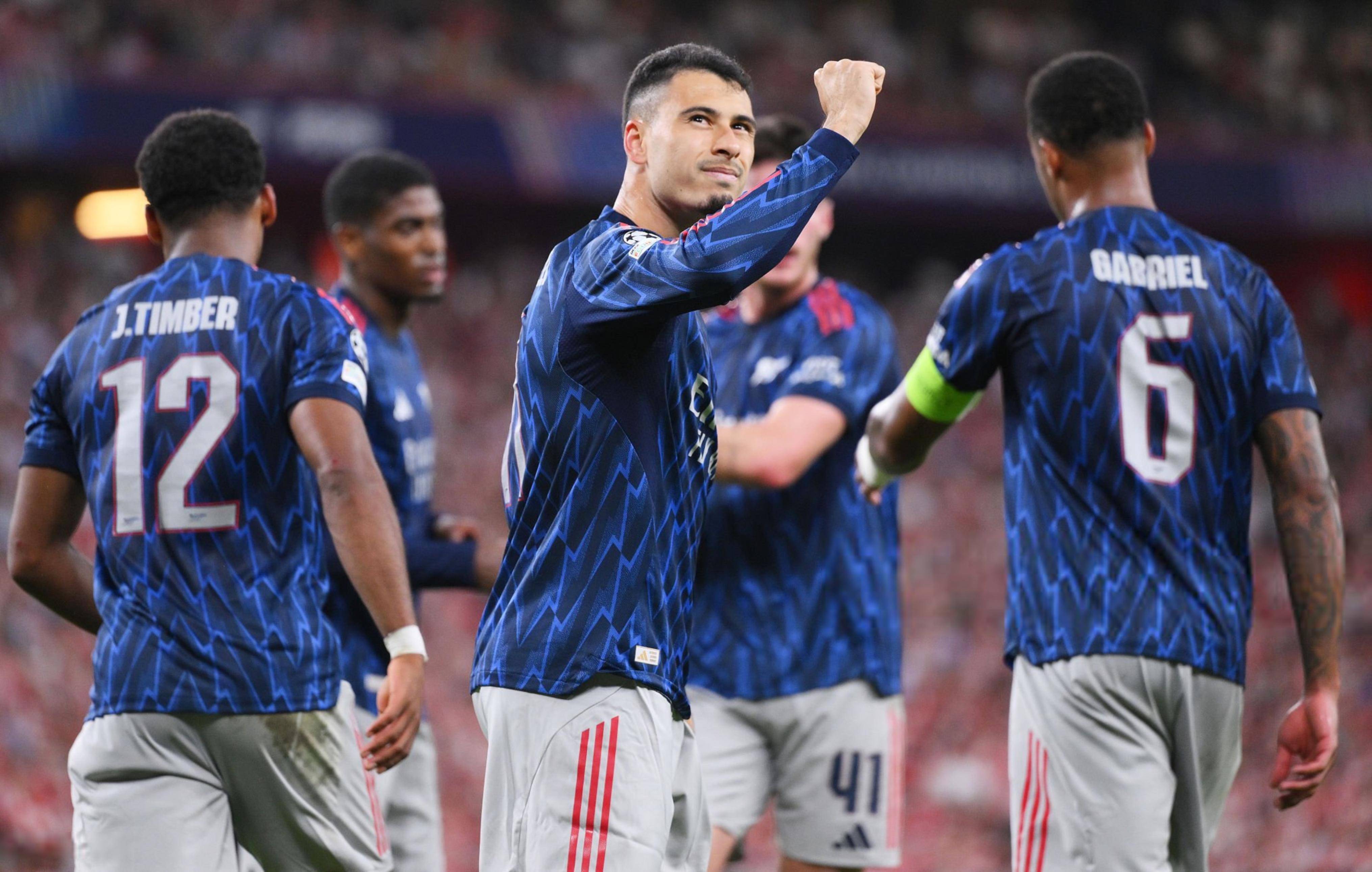 转折点!阿森纳更衣室发声,亚冠关键时刻攻防权衡,目标明确,训练强度明显提升 转折点!阿森纳更衣室发声,亚冠关键时刻攻防权衡,目标明确,训练强度明显提升