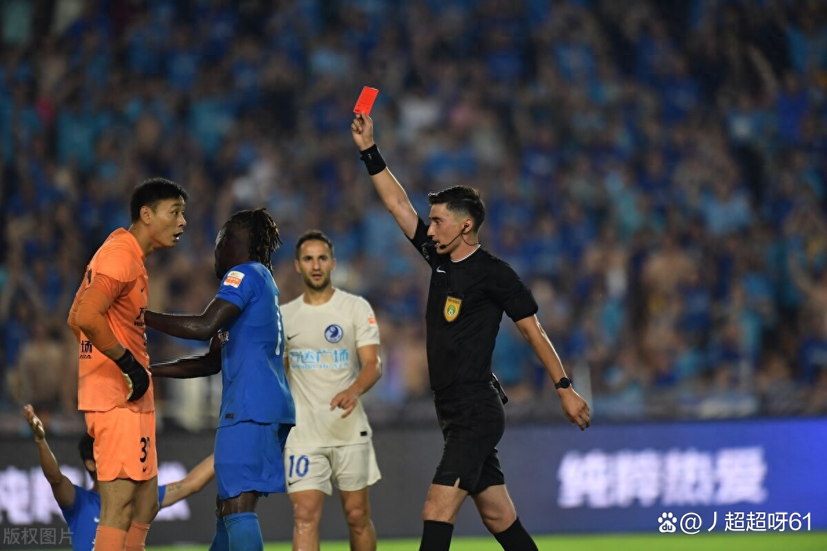 关于赛地聚焦——中超今晨热度飙升，斯图加特手感冰凉，球迷炸锅，临场指挥获称赞的信息